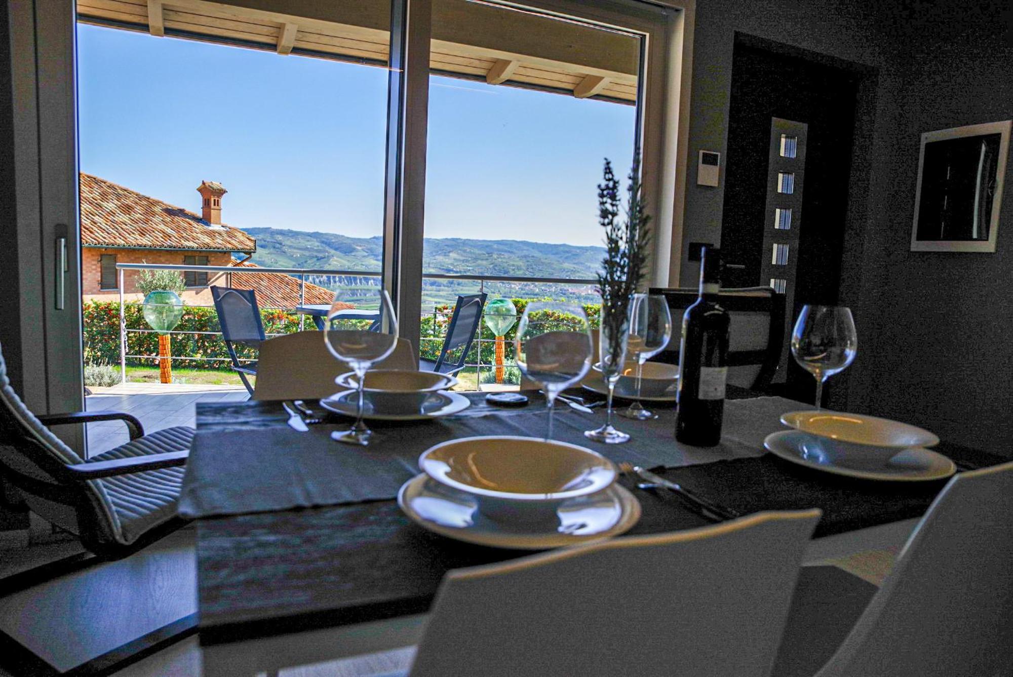 Vista Langhe - Cerratohouses Guarene Bagian luar foto