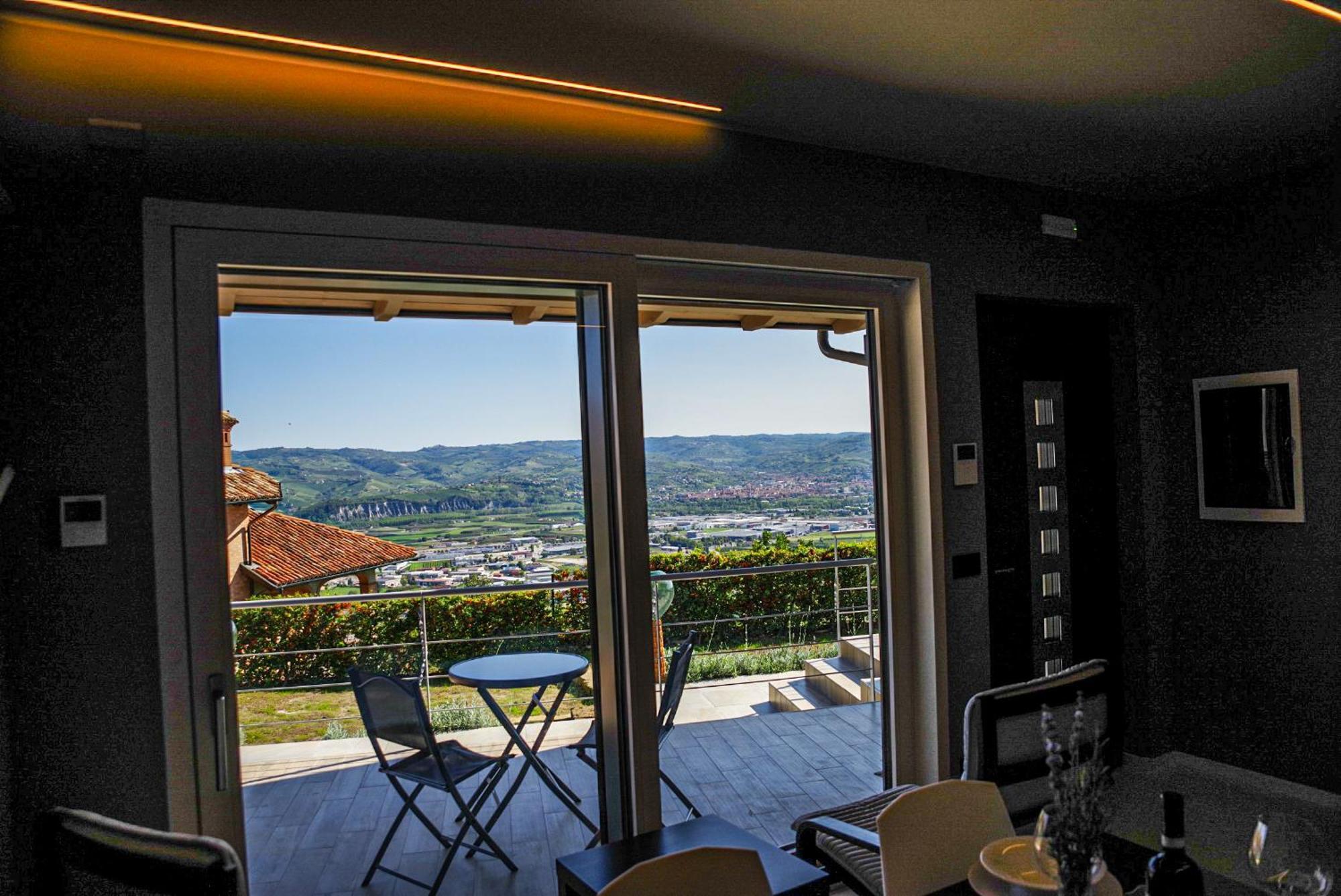 Vista Langhe - Cerratohouses Guarene Bagian luar foto