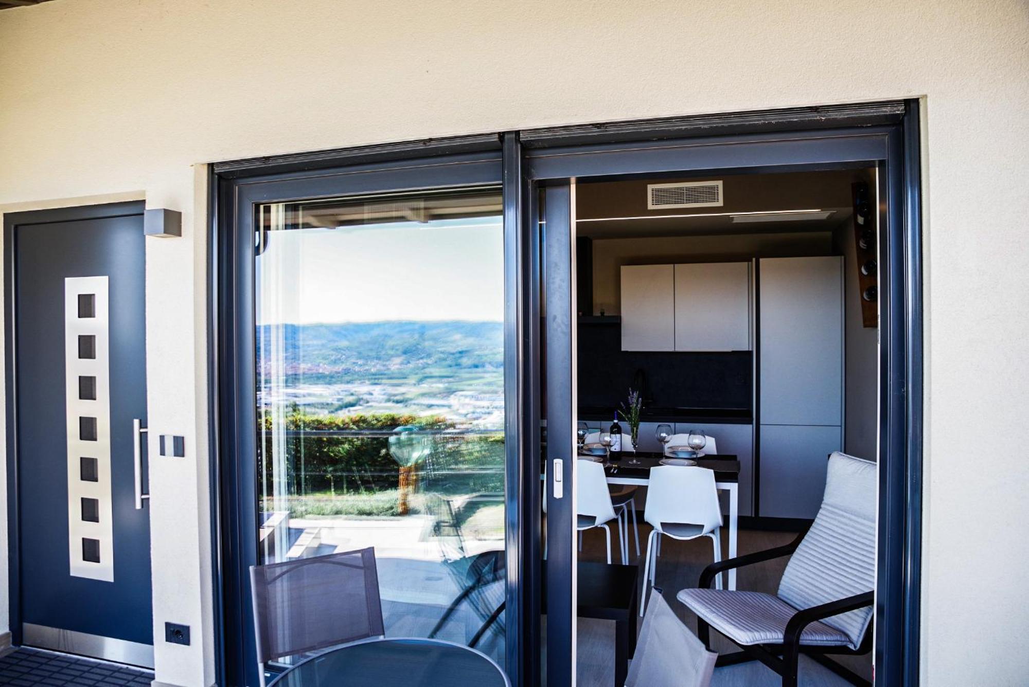 Vista Langhe - Cerratohouses Guarene Bagian luar foto